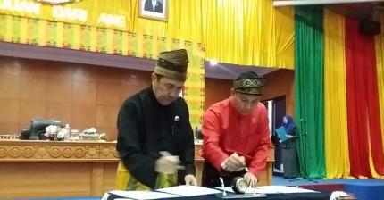 Pemkab dan DPRD Sahkan APBD Siak 2018 Sebesar Rp 1,7 Triliun
